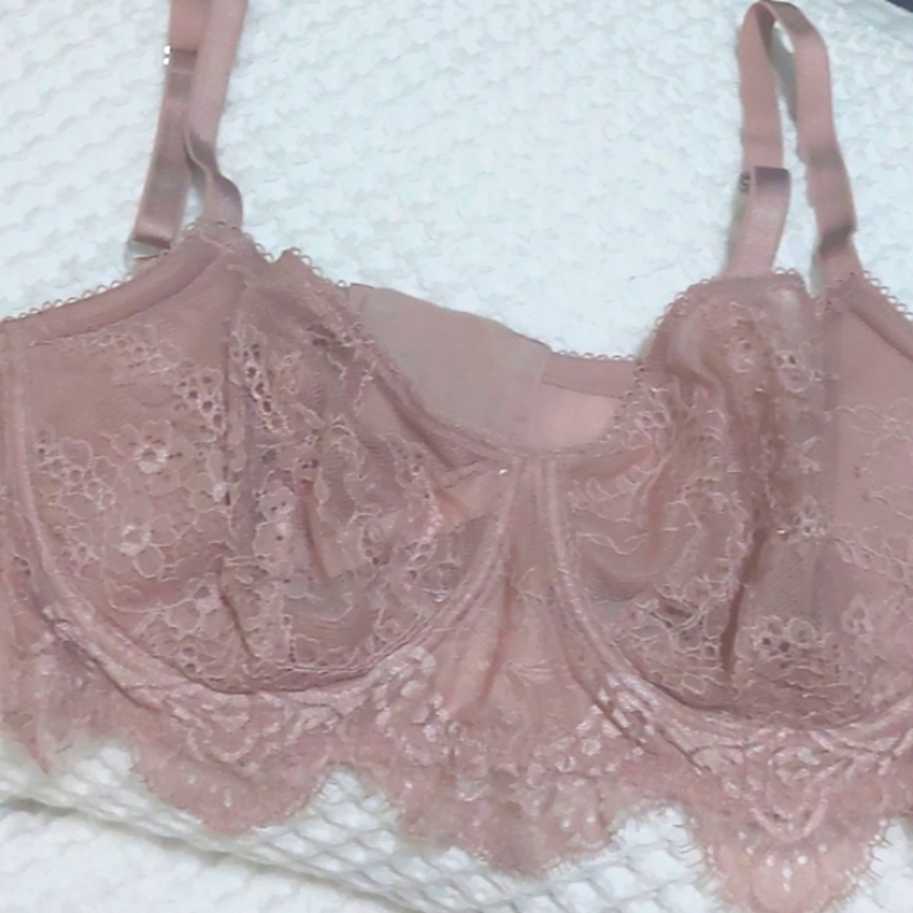 Victoria Secrets "Dream Angel's" Bustier Bra - Picture 3 of 10